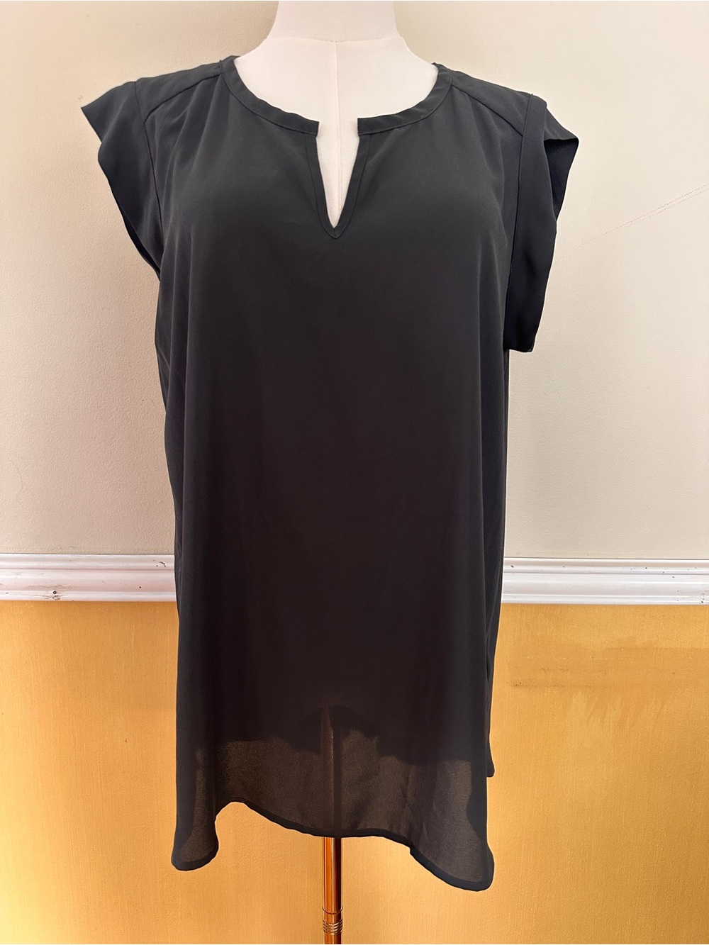 Pleione Dark Olive Green Split-Neck Cap Sleeve Blouse with Pleated Back